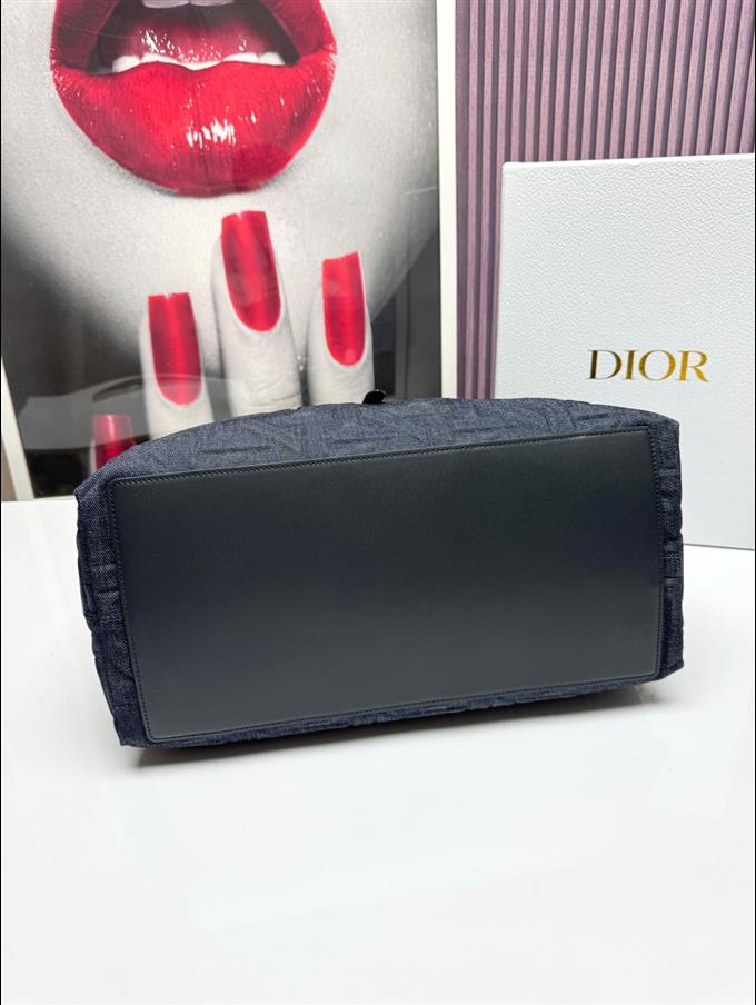 2025228Y700P212645106