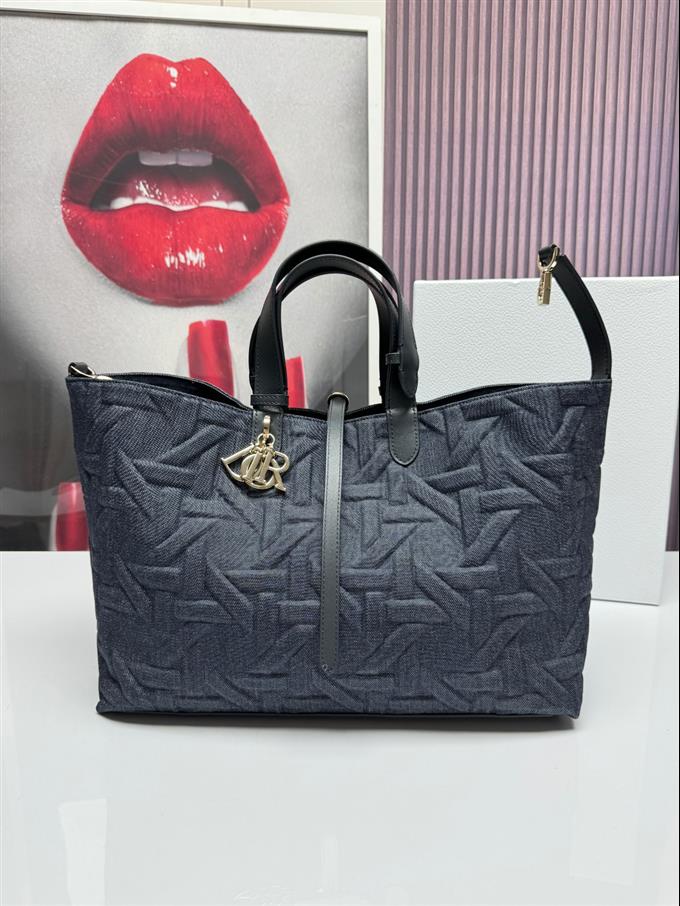 2025228Y700P212645121