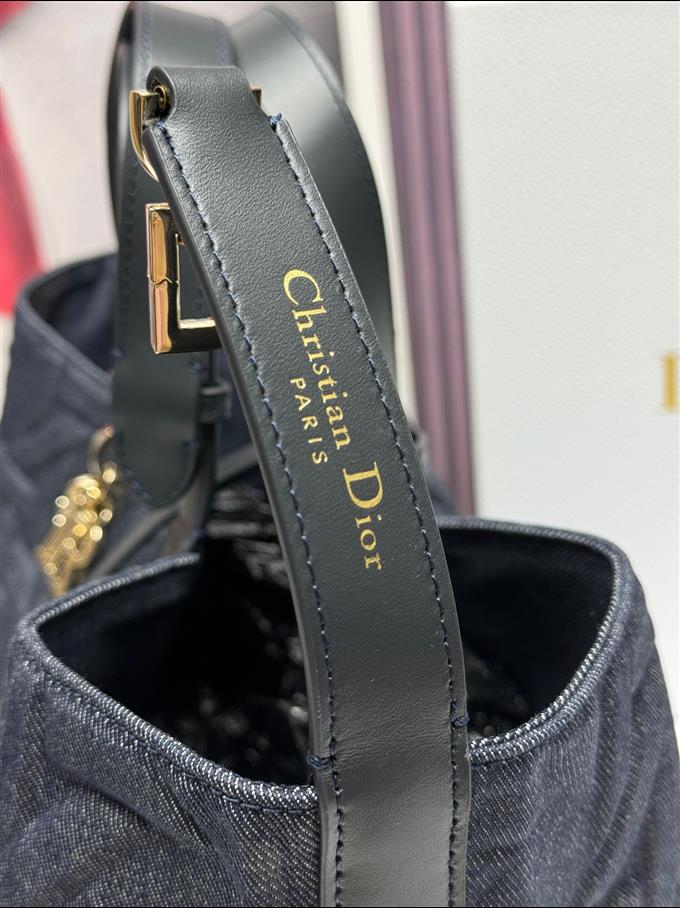 2025228Y700P212645137