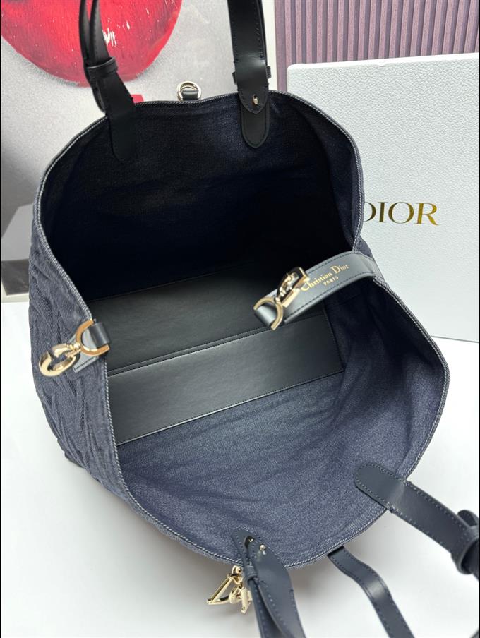 2025228Y700P212645153