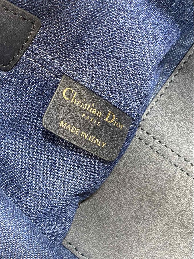 2025228Y750P212639979