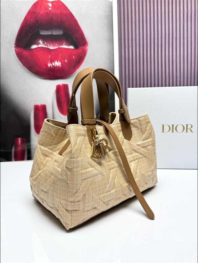 2025228Y750P212645216