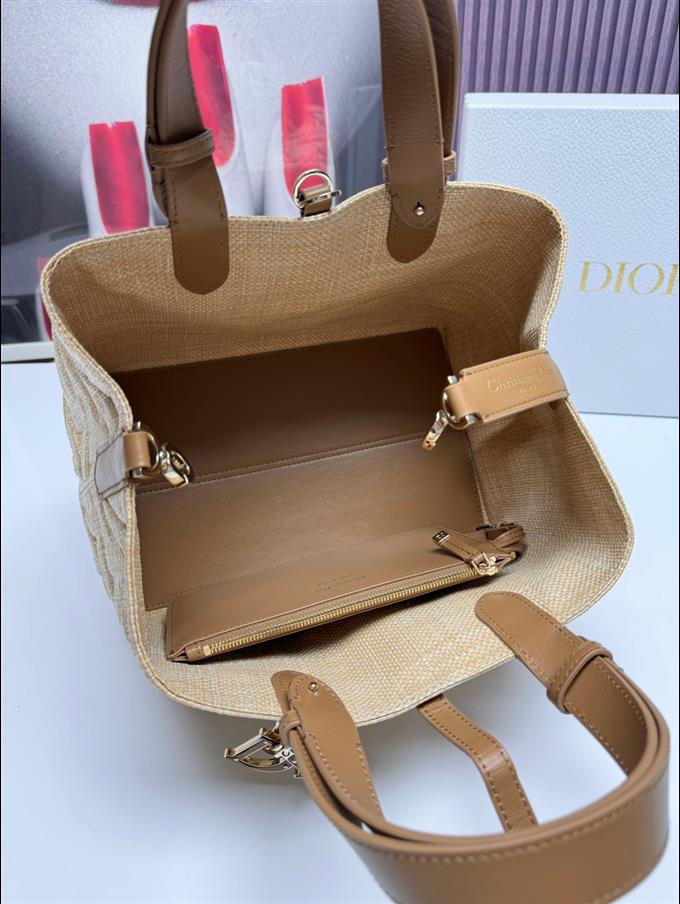 2025228Y750P212645279