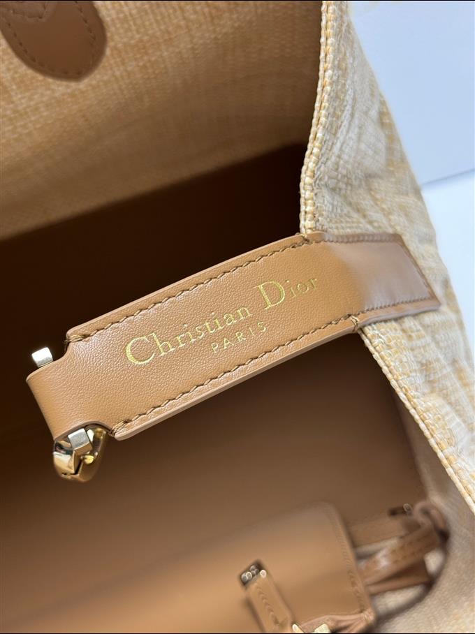 2025228Y750P212645295