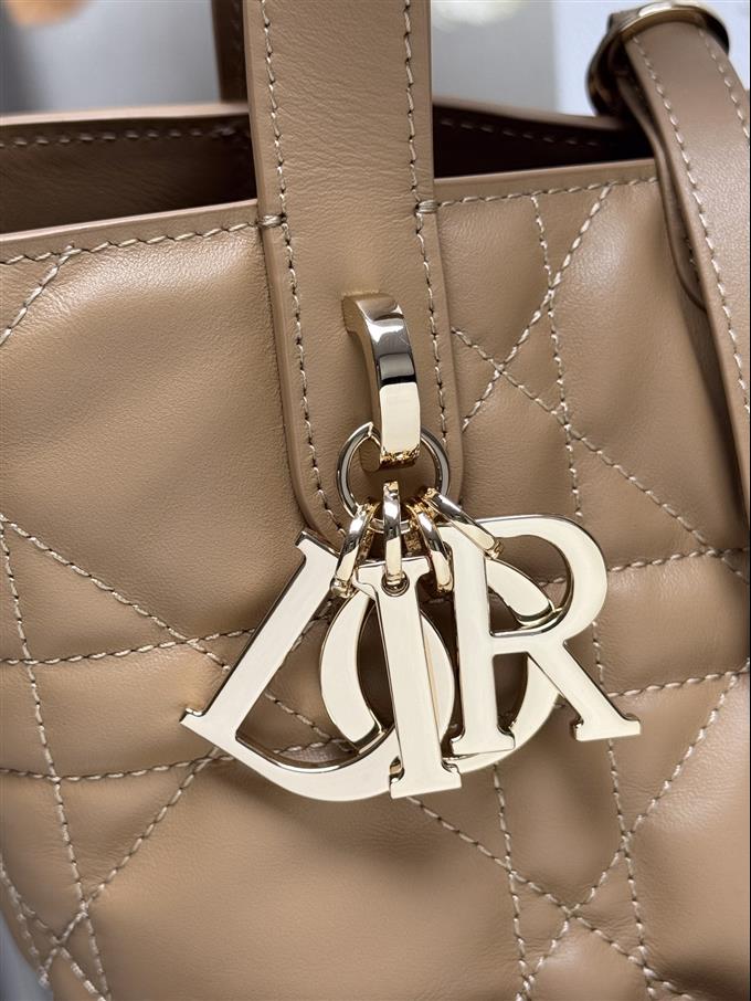 2025228Y750P212645812