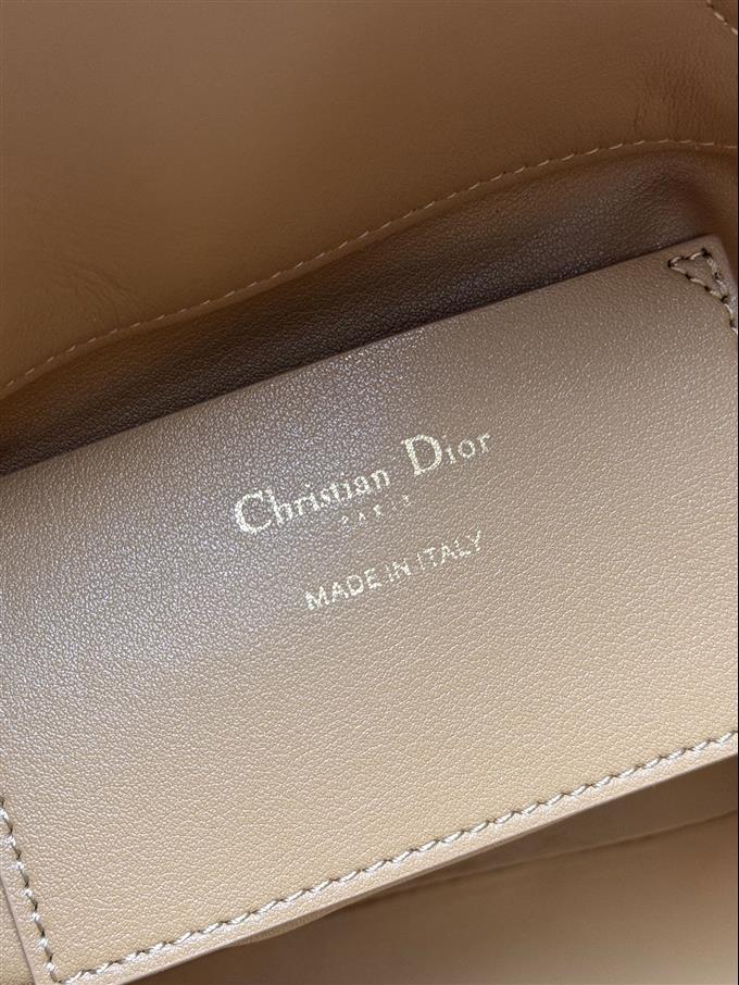 2025228Y750P212645843