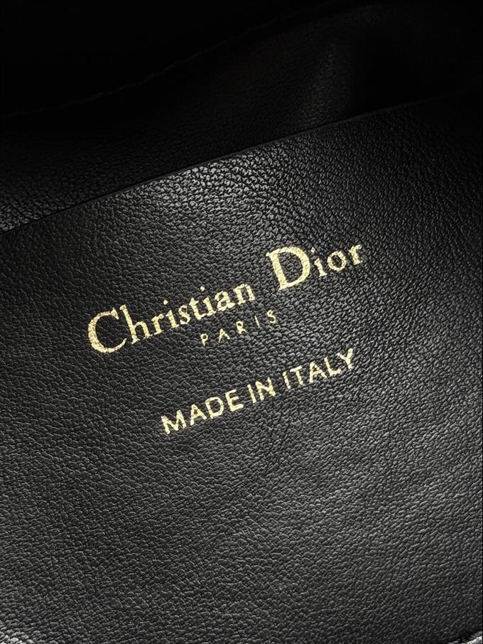 2025228Y750P212645984