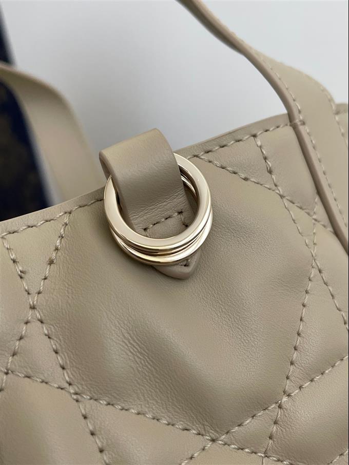 2025228Y750P212646218