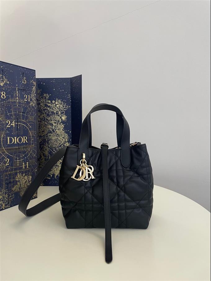 2025228Y750P212646578