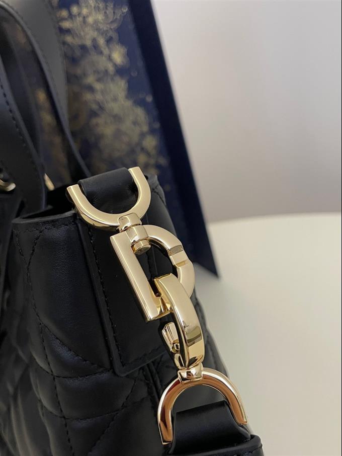 2025228Y750P212646626