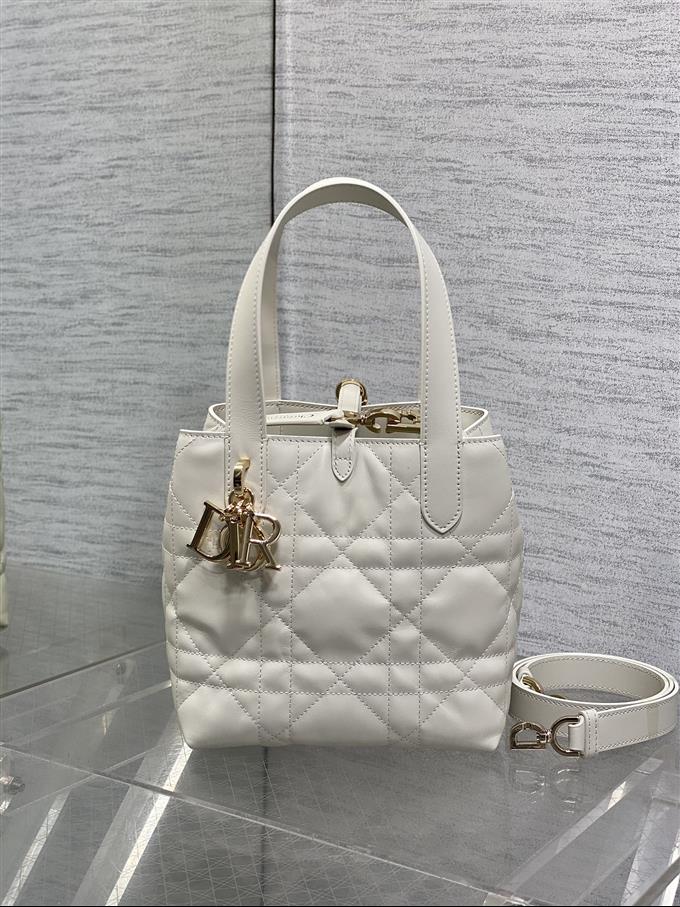 2025228Y750P212646735