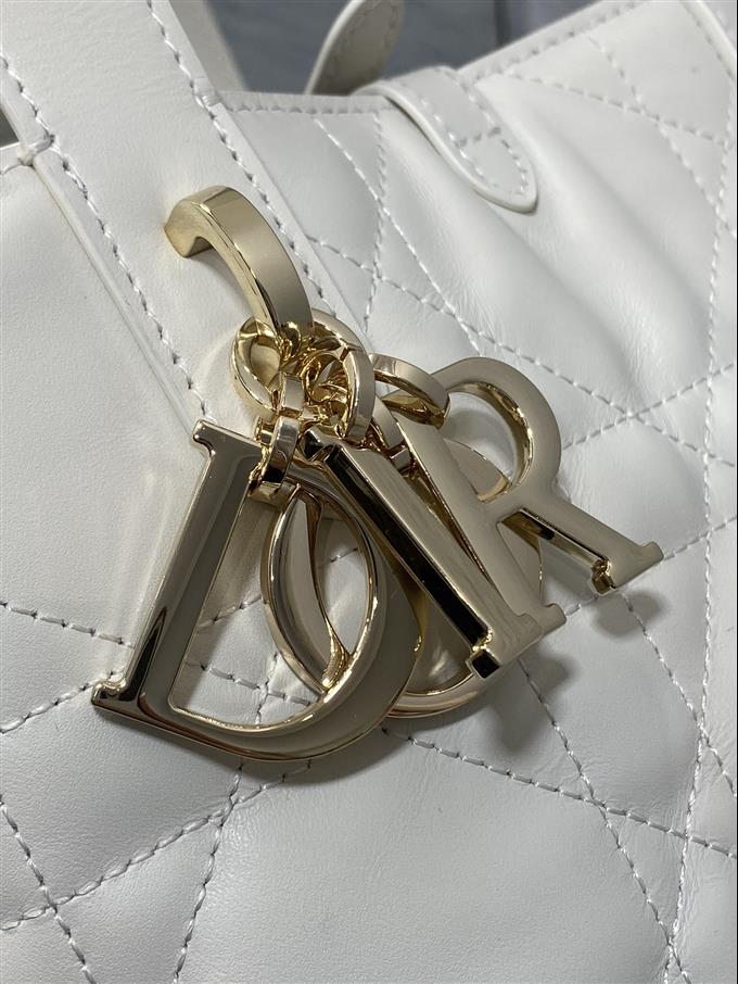 2025228Y750P212646751