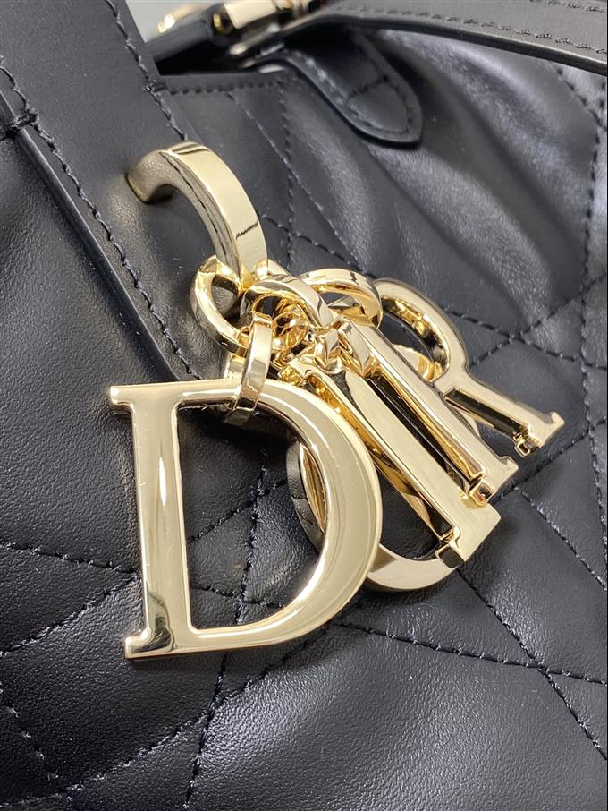 2025228Y750P212646892