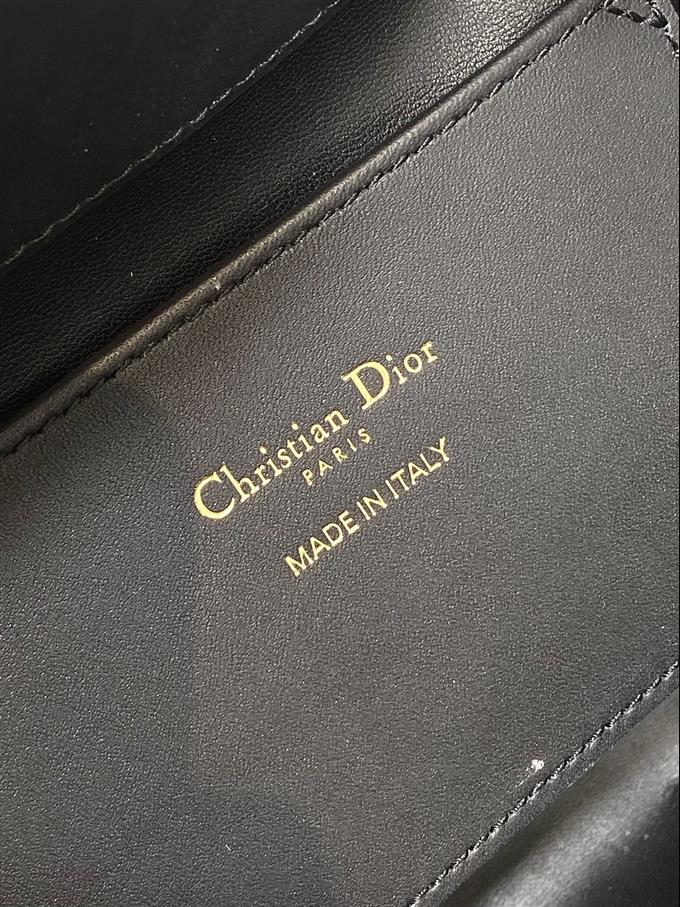 2025228Y750P212646984