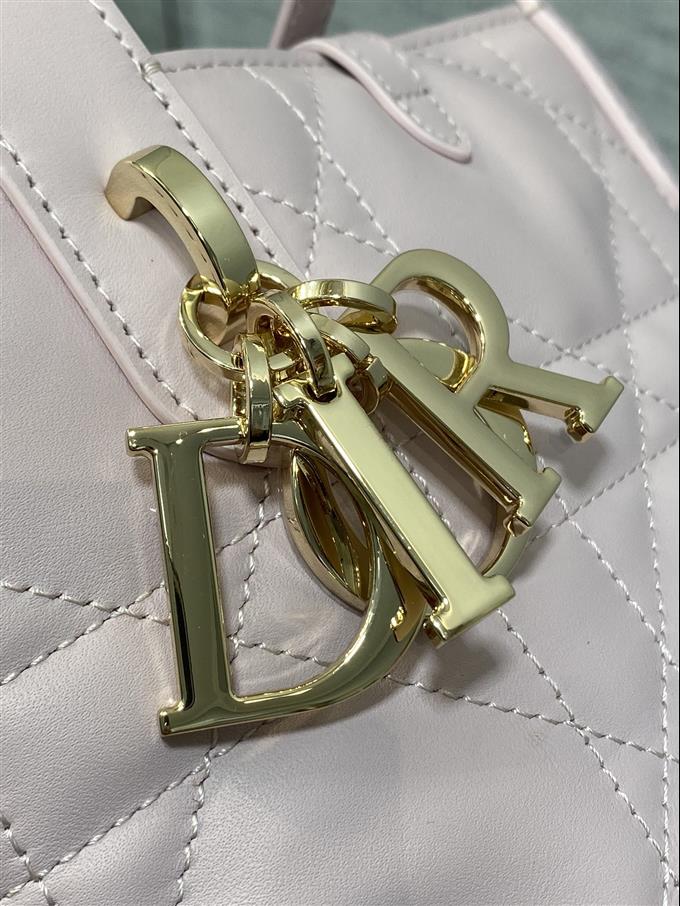 2025228Y750P212647174