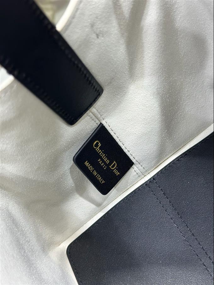 2025228Y780P212648404