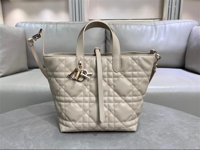 2025228Y780P212648705