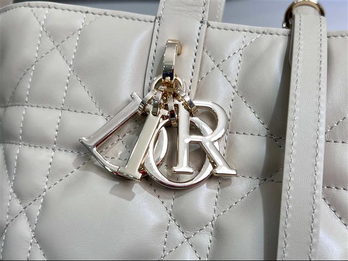 2025228Y780P212648720