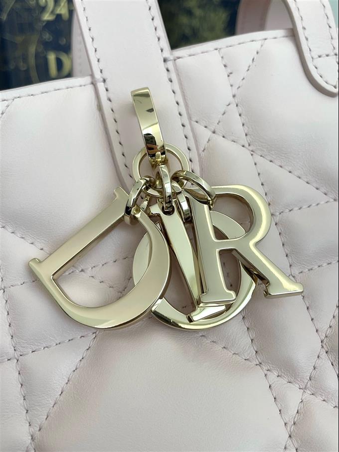 2025228Y780P212649161