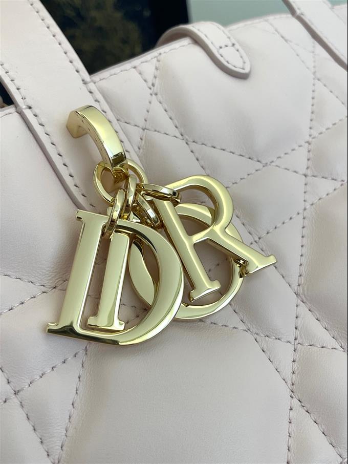 2025228Y780P212650865