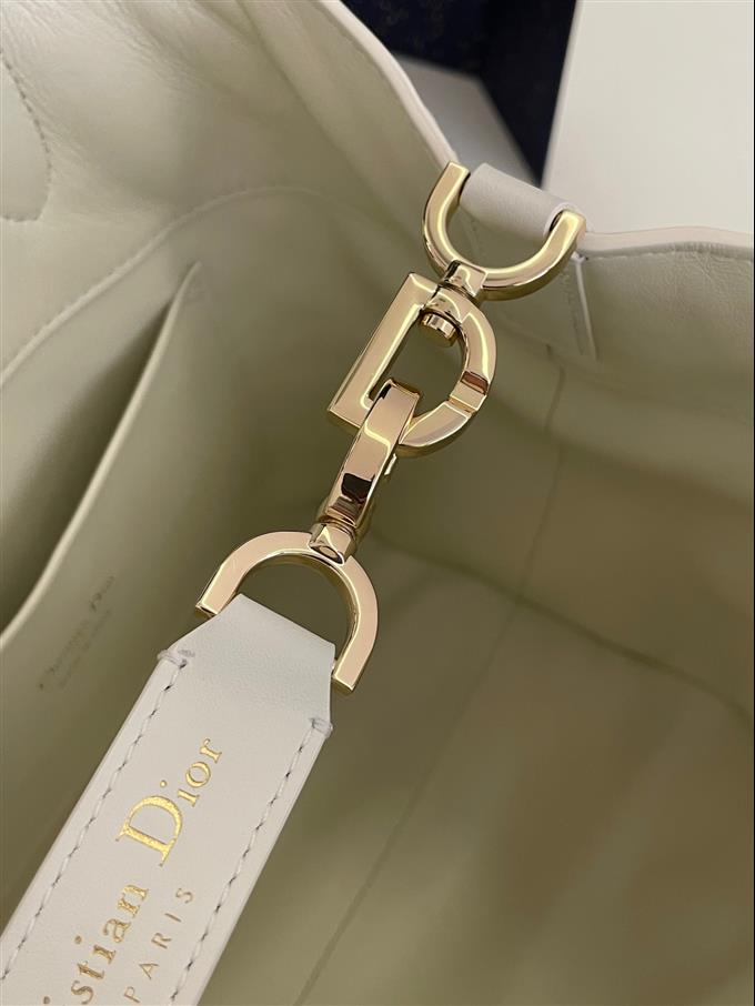 2025228Y780P212651104