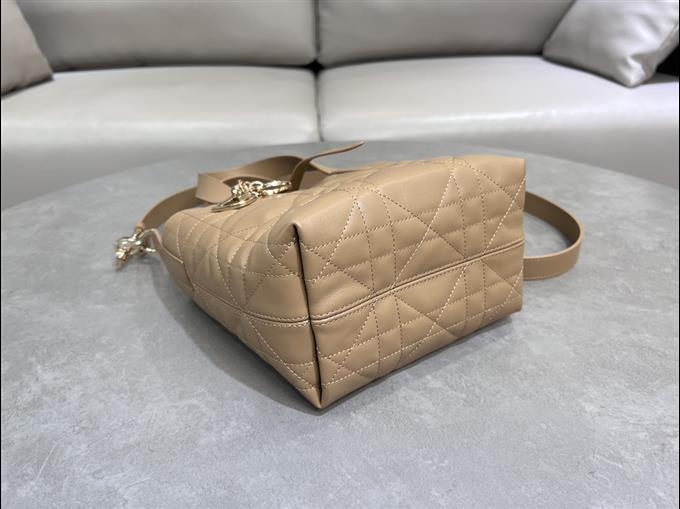 2025228Y780P212651580