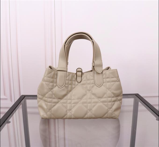 2025228Y800P212656574