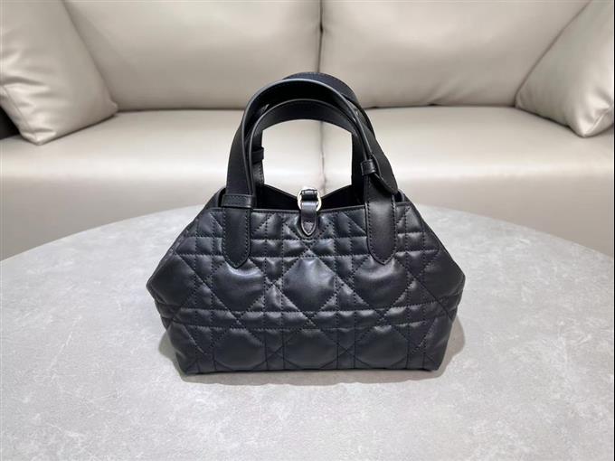 2025228Y800P212657404