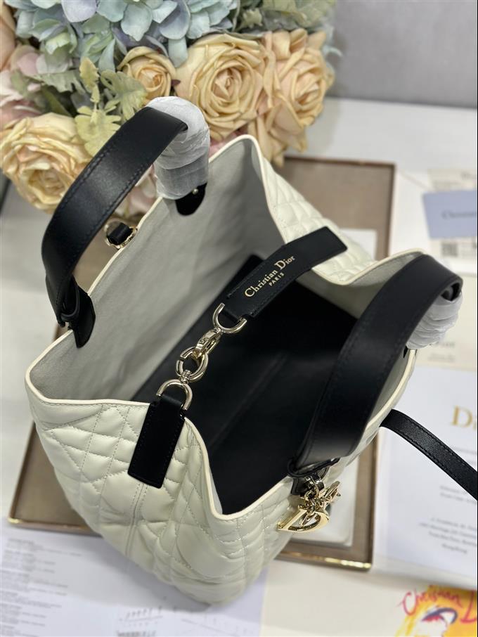 2025228Y820P212658895