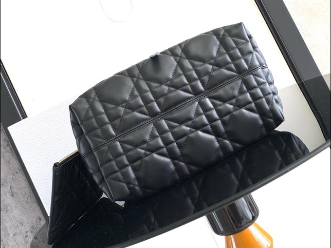 2025228Y850P212643724