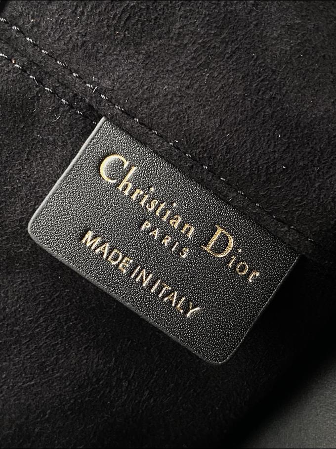 2025228Y850P212643803