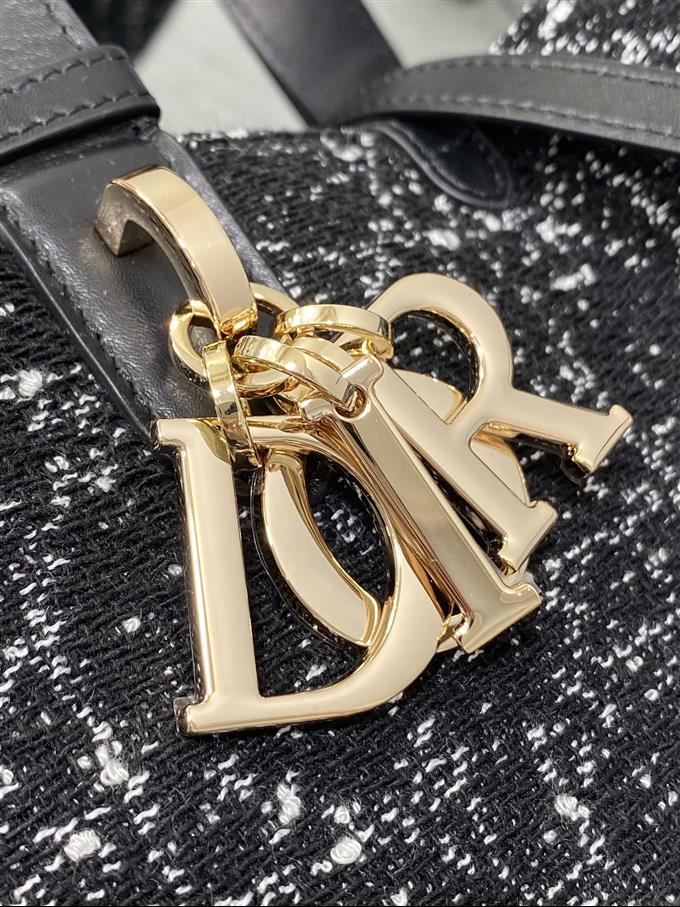 2025228Y850P212659804