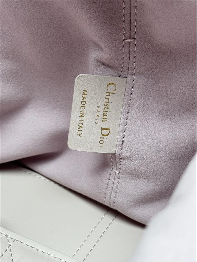 2025228Y850P212714218