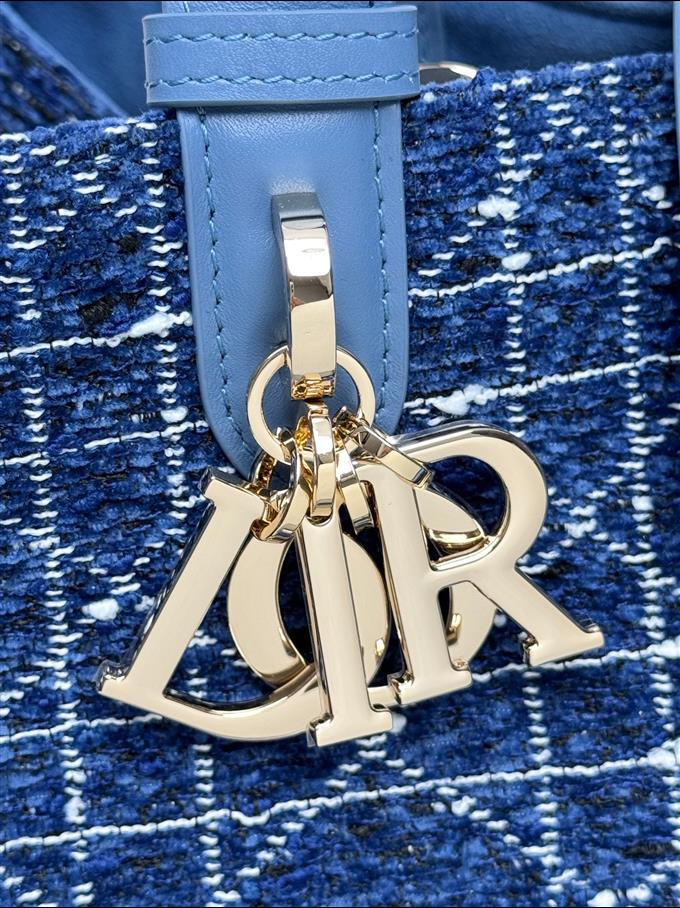 2025228Y850P21273115