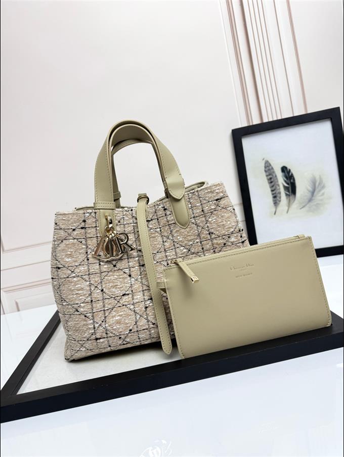 2025228Y850P21273177