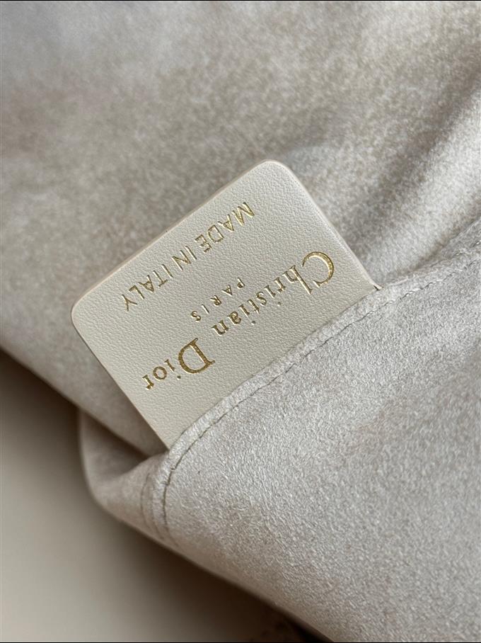 2025228Y850P21273302