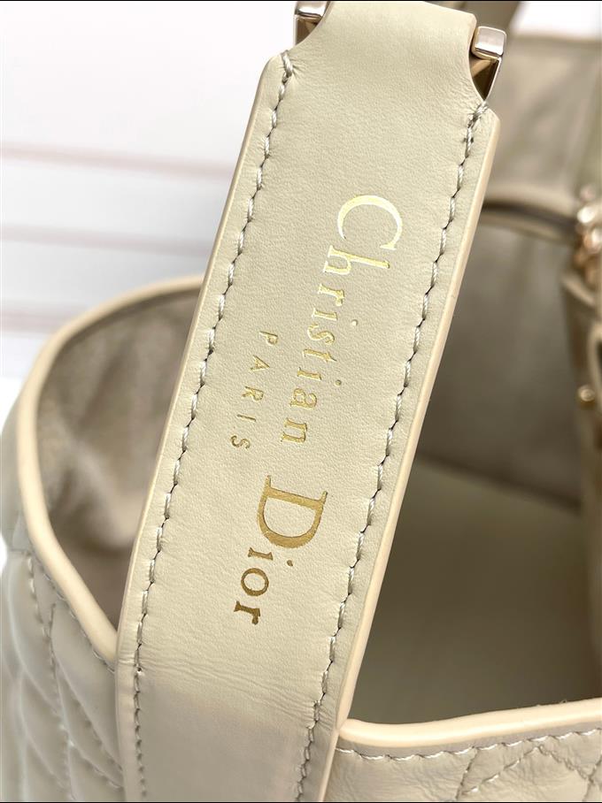 2025228Y850P21273425