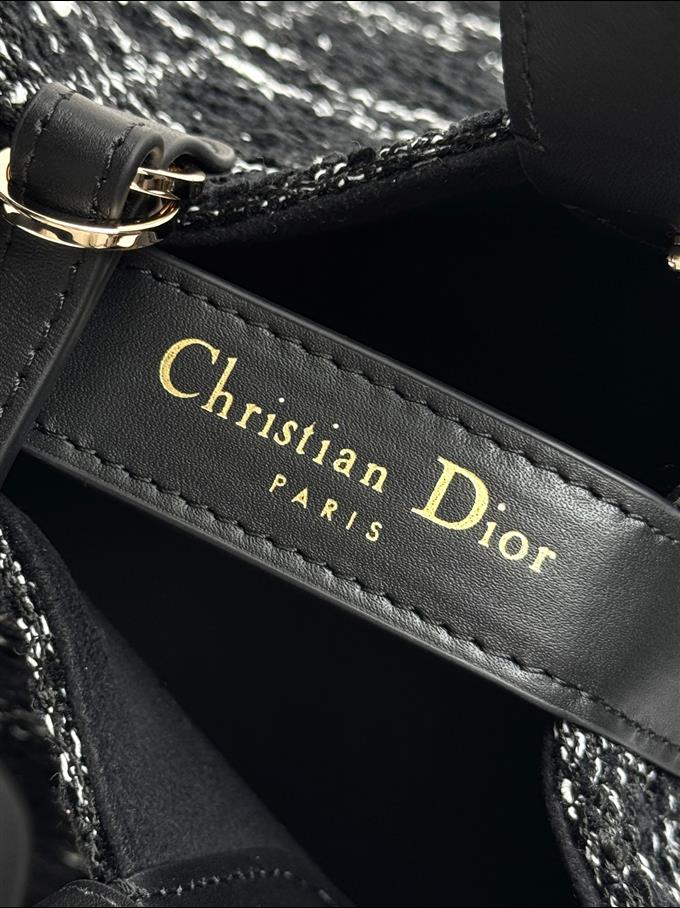 2025228Y850P21273695