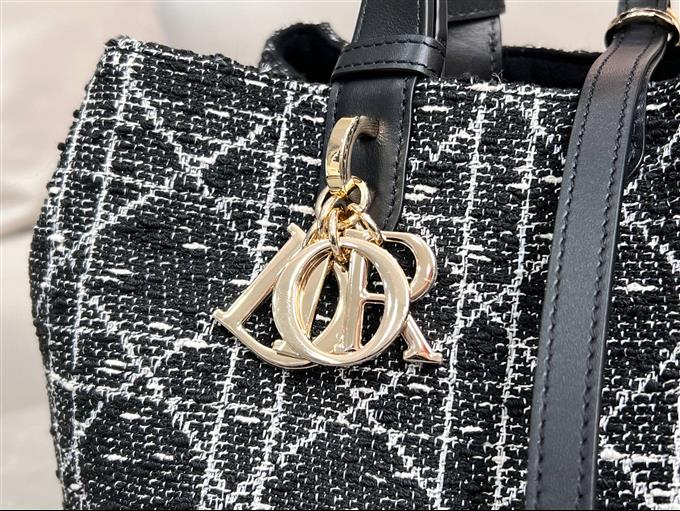 2025228Y850P21273757