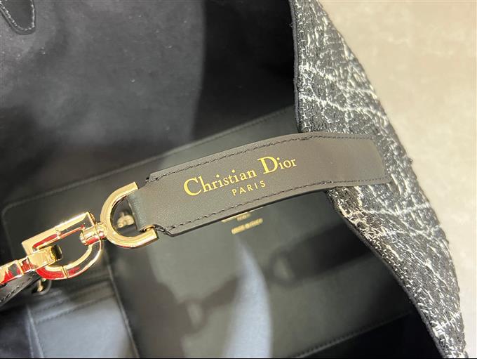 2025228Y850P21273850