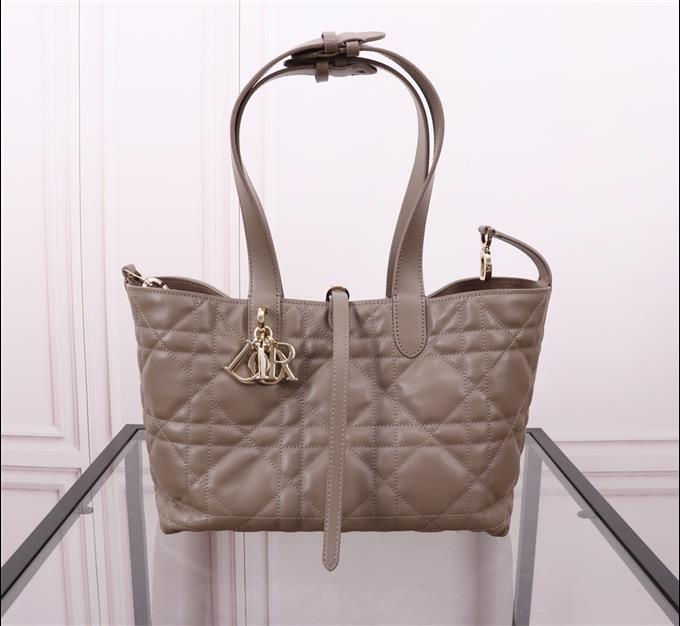 2025228Y850P21274698