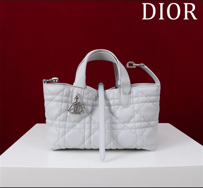 2025228Y880P212643959