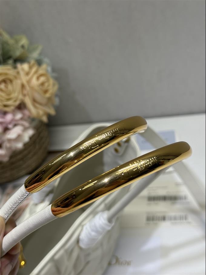 2025228Y880P21276958