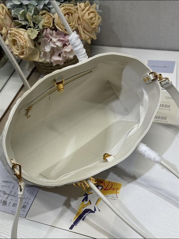 2025228Y880P21276973