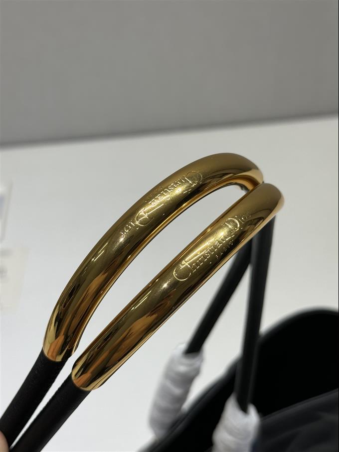 2025228Y880P21277177