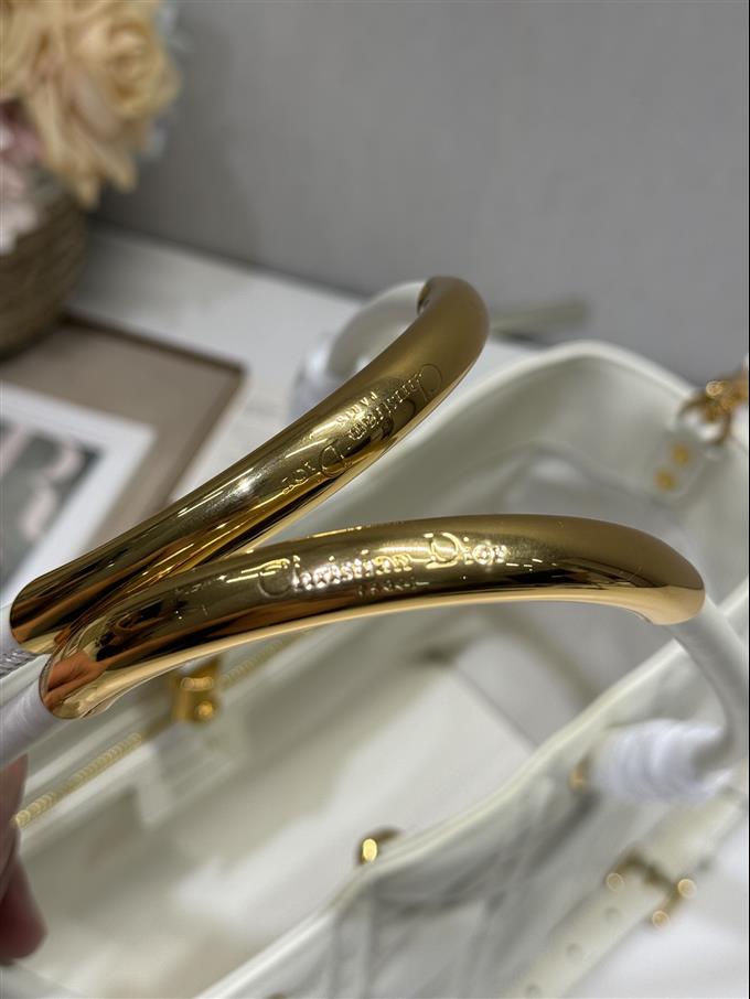 2025228Y880P21277348