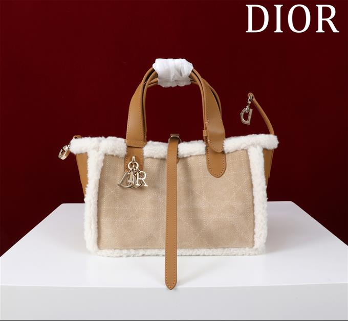 2025228Y900P21277411