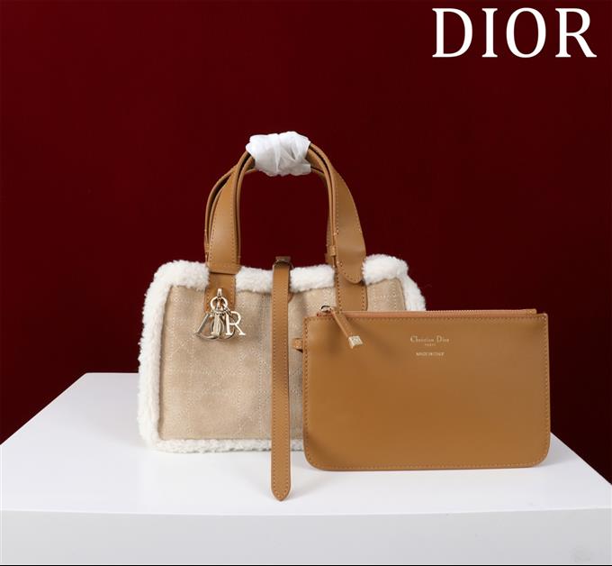 2025228Y900P21277426