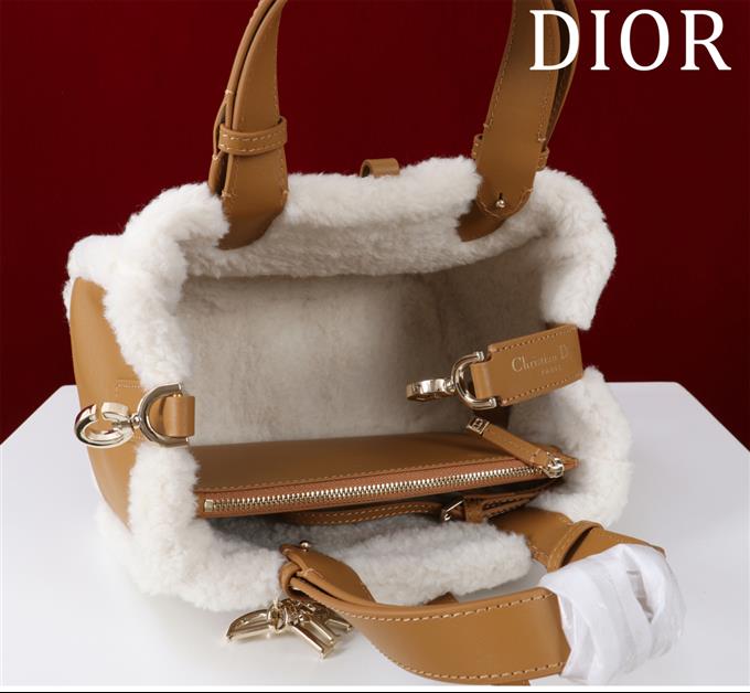 2025228Y900P21277489