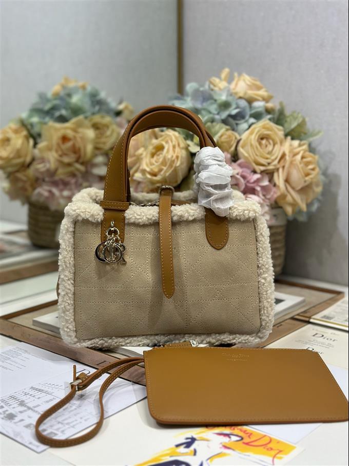 2025228Y900P21277553